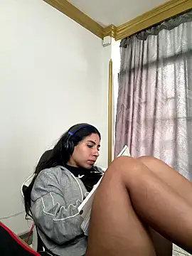 bella-black online show from 01/14/26, 04:32