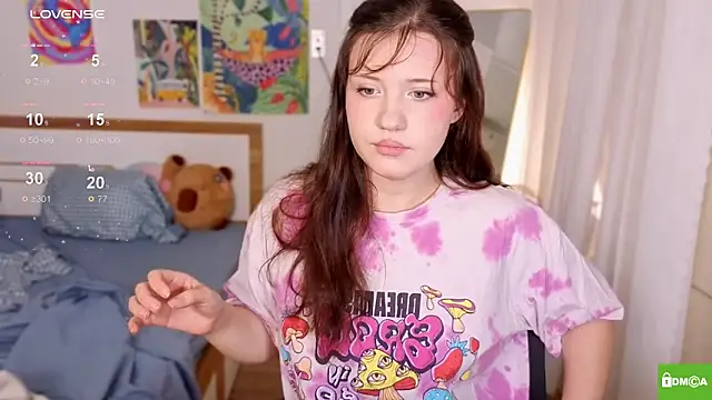 HanahCute online show from 11/26/25, 02:11