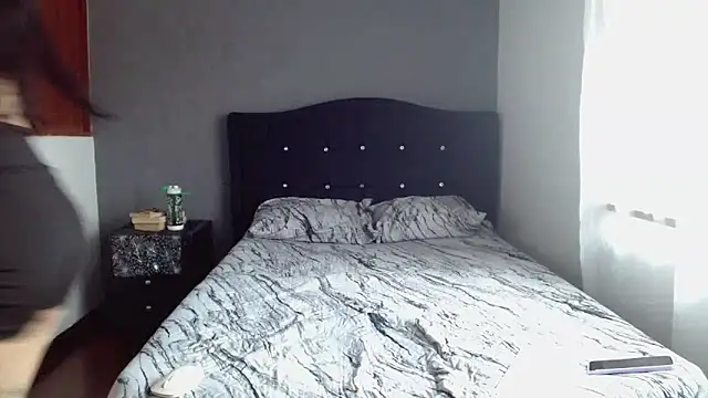 Emilia 1995 online show from 05/11/26, 02:56