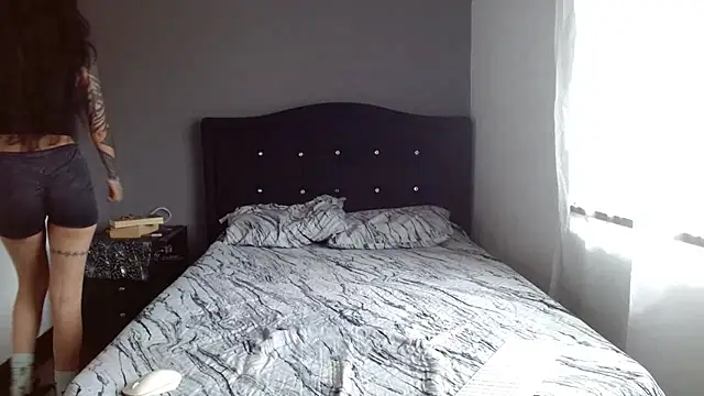 Emilia 1995 online show from 06/26/26, 03:40