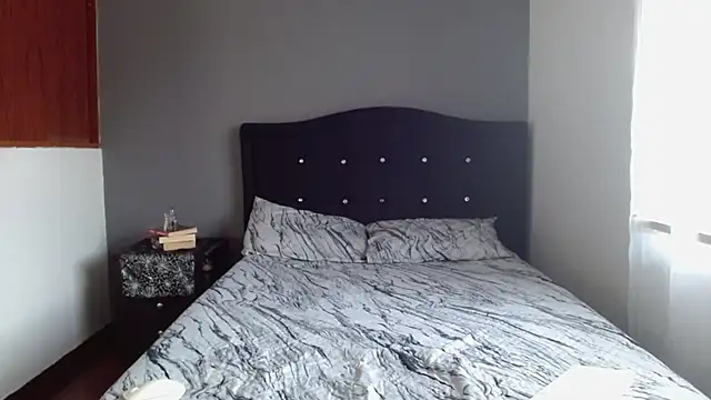 Snapshot of Emilia_1995 chatting on 09/24/25, 01:39 Emilia 1995 online show from 09/24/25, 01:39