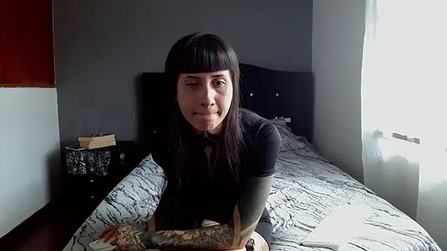 Emilia 1995 online show from 07/15/26, 07:32