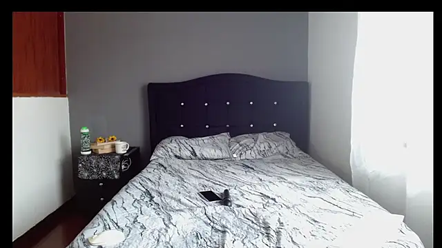 Emilia 1995 online show from 04/08/26, 02:29