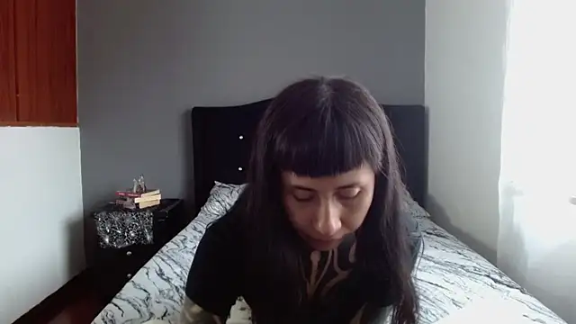 Snapshot of Emilia_1995 chatting on 10/07/25, 06:42 Emilia 1995 online show from 10/07/25, 06:42