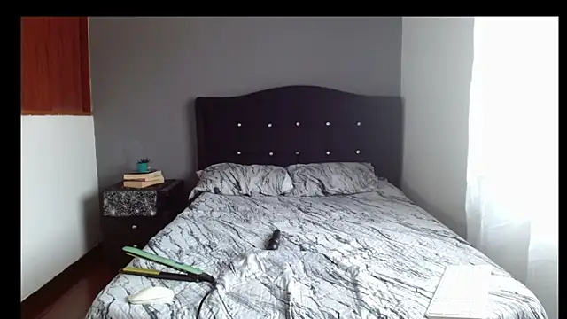 Emilia 1995 online show from 02/20/26, 01:13