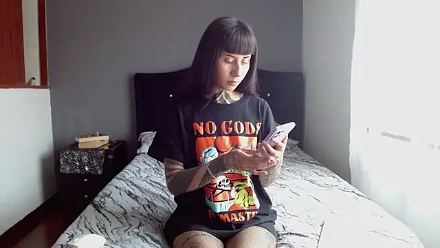 Emilia 1995 online show from 06/21/26, 06:14