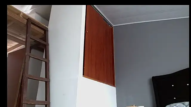 Emilia 1995 online show from 04/19/26, 06:10