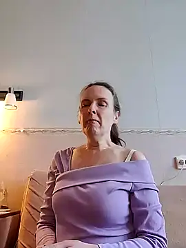 Evelina cute online show from 11/23/25, 10:36