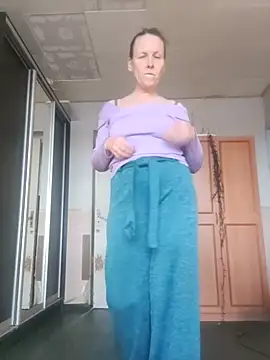 Evelina cute online show from 11/14/25, 08:29