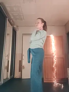 Evelina cute online show from 11/13/25, 04:00