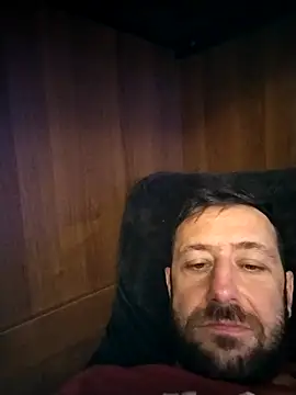 Snapshot of steolo84 chatting on 11/26/25, 10:21 steolo84 online show from 11/26/25, 10:21