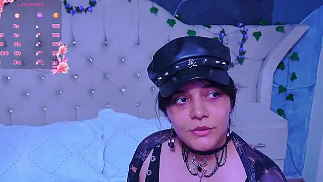AmberGreyy  online show from 04/23/26, 05:25