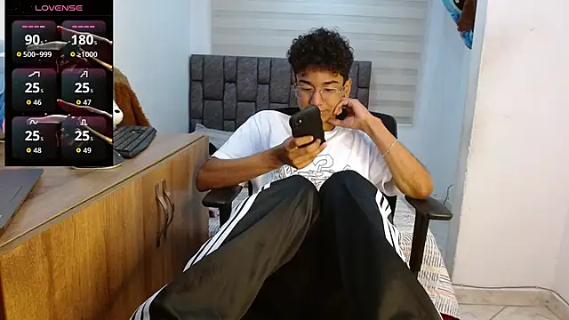 harrytwink18 online show from 09/10/25, 02:49