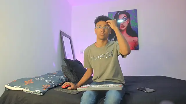 harrytwink18 online show from 03/19/25, 01:29