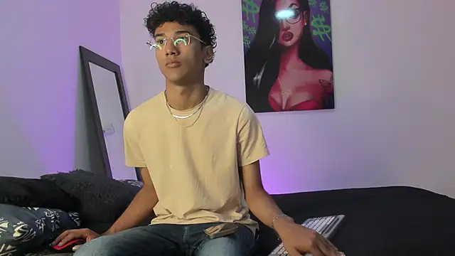 harrytwink18 online show from 02/18/25, 01:22