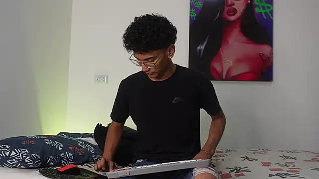 harrytwink18 online show from 12/20/24, 01:22