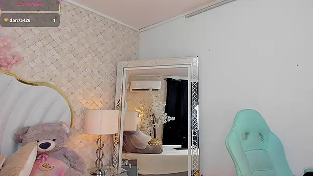 IsabellaBromsS online show from 10/02/25, 09:51