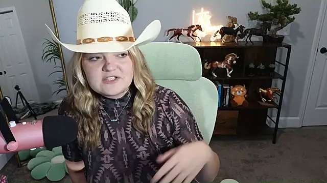 rodeobrii online show from 10/28/25, 01:50