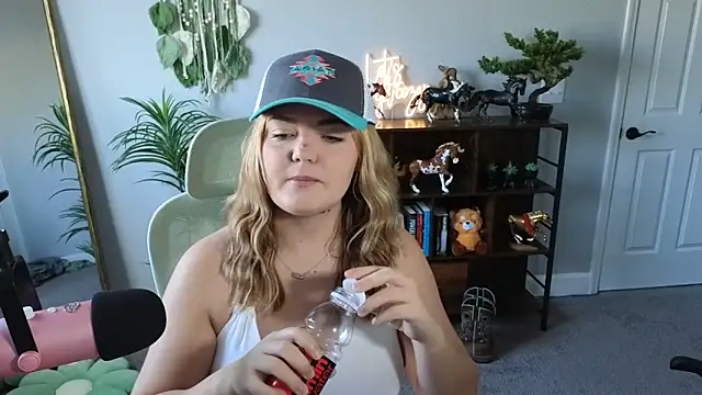 rodeobrii online show from 10/28/25, 09:14