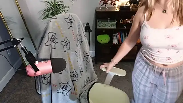 rodeobrii online show from 11/16/25, 02:16