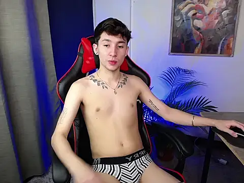 Snapshot of SebasstianGrand chatting on 03/11/25, 12:22 SebasstianGrand online show from 03/11/25, 12:22