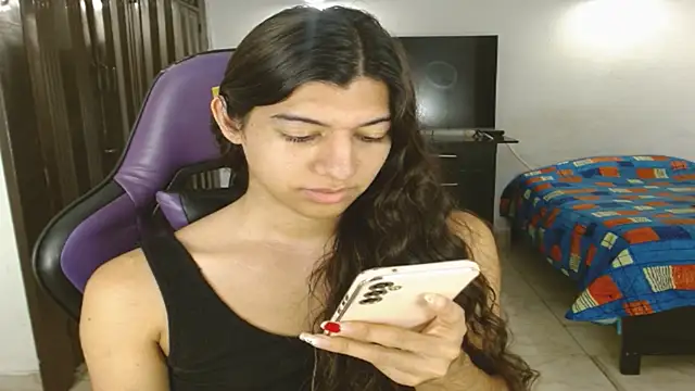 Snapshot of engielphoenis14 chatting on 06/26/26, 03:01 engielphoenis14 online show from 06/26/26, 03:01