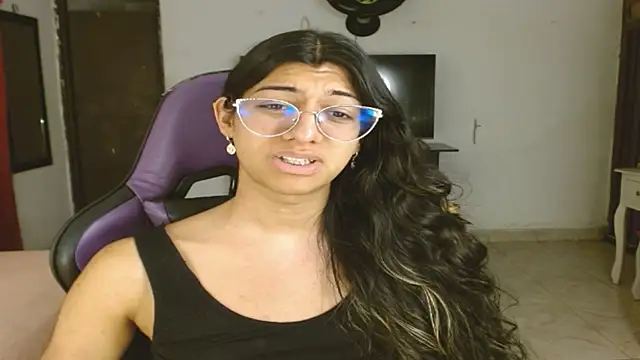 Snapshot of engielphoenis14 chatting on 02/07/26, 11:35 engielphoenis14 online show from 02/07/26, 11:35