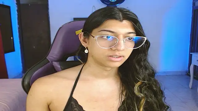 Snapshot of engielphoenis14 chatting on 02/10/26, 06:01 engielphoenis14 online show from 02/10/26, 06:01