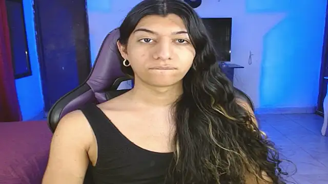 Snapshot of engielphoenis14 chatting on 02/25/26, 10:42 engielphoenis14 online show from 02/25/26, 10:42