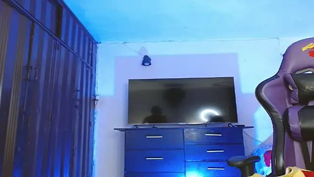 engielphoenis14 online show from 04/17/26, 11:29