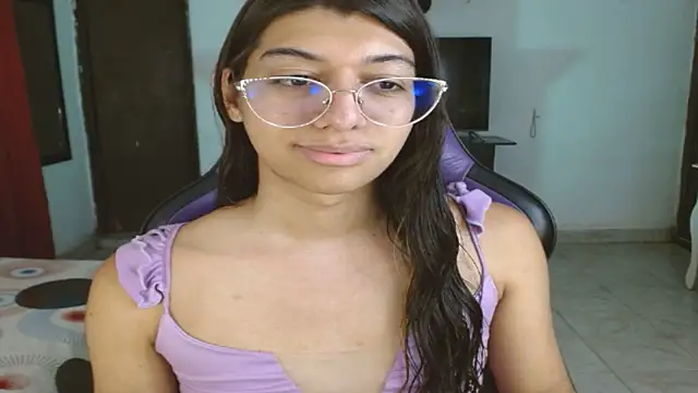 engielphoenis14 online show from 04/12/26, 11:08