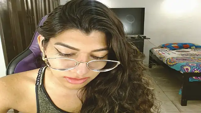 Snapshot of engielphoenis14 chatting on 06/11/26, 02:22 engielphoenis14 online show from 06/11/26, 02:22