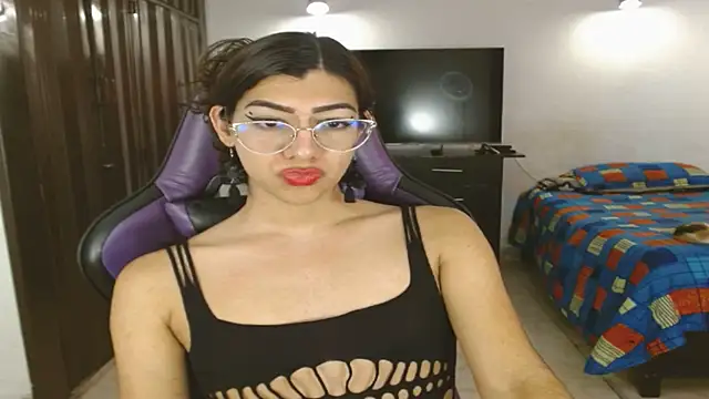 Snapshot of engielphoenis14 chatting on 06/14/26, 01:12 engielphoenis14 online show from 06/14/26, 01:12