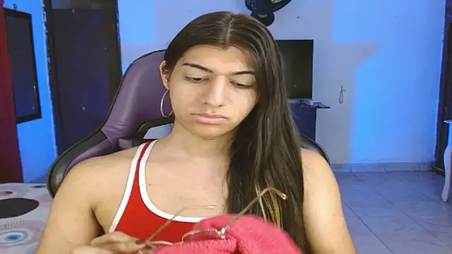 engielphoenis14 online show from 04/01/26, 11:34