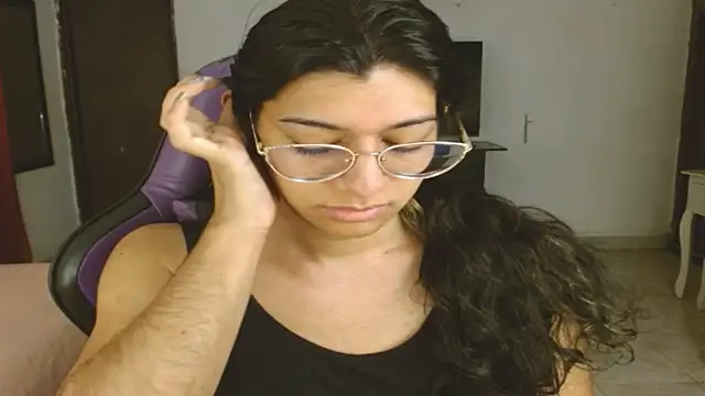 Snapshot of engielphoenis14 chatting on 02/05/26, 10:49 engielphoenis14 online show from 02/05/26, 10:49