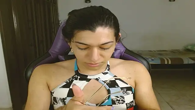 engielphoenis14 online show from 10/01/25, 10:57