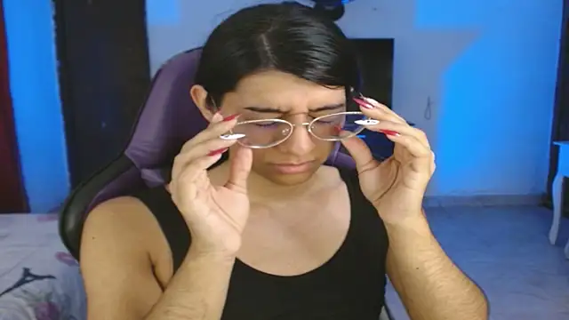 engielphoenis14 online show from 12/17/25, 06:51