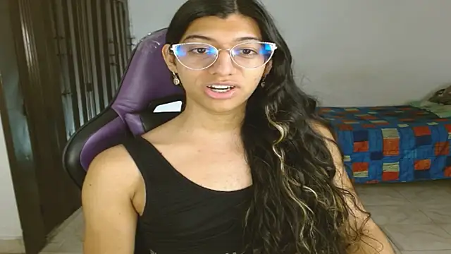 engielphoenis14 online show from 11/30/25, 12:11