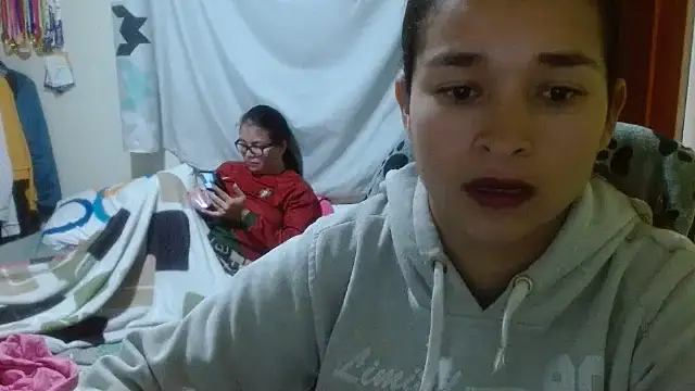 Snapshot of clayre_and_jill chatting on 10/17/25, 05:59 clayre and jill online show from 10/17/25, 05:59
