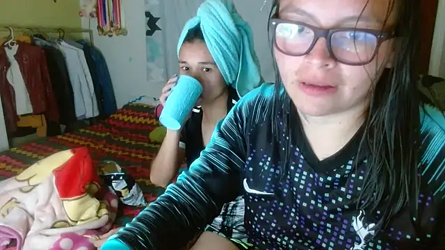 Snapshot of clayre_and_jill chatting on 09/15/25, 02:01 clayre and jill online show from 09/15/25, 02:01