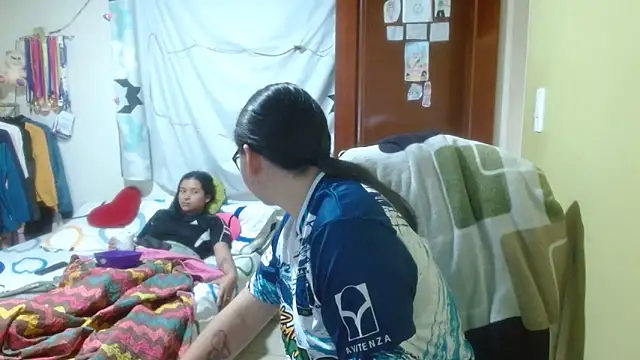 clayre and jill online show from 11/05/25, 07:06