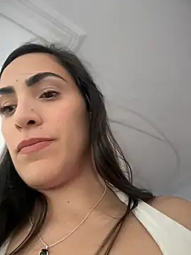 Snapshot of alessandra-a chatting on 02/08/26, 07:00 alessandra-a online show from 02/08/26, 07:00