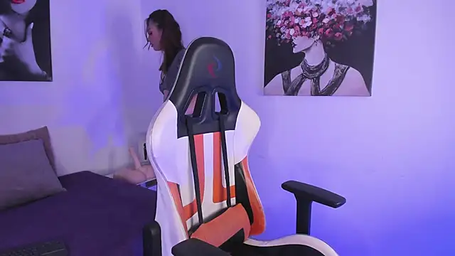 Snapshot of _Victoria____ chatting on 12/16/24, 08:26 Victoria online show from 12/16/24, 08:26