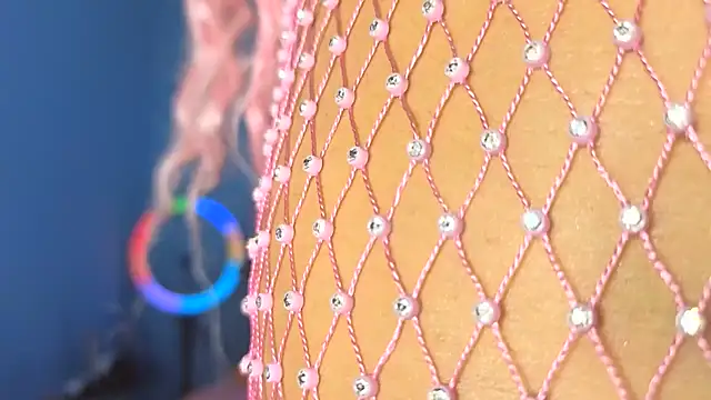 Snapshot of gabbiefoxthx chatting on 01/18/25, 04:04 gabbiefoxthx online show from 01/18/25, 04:04