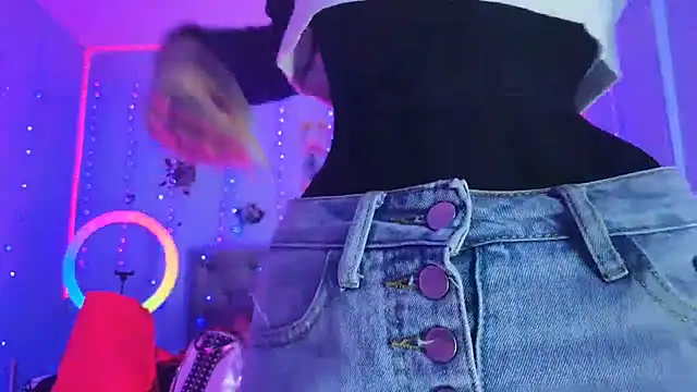 Snapshot of gabbiefoxthx chatting on 02/10/25, 03:57 gabbiefoxthx online show from 02/10/25, 03:57