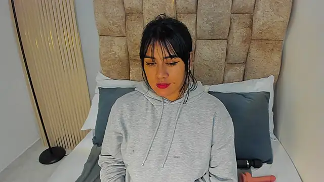 amatista  smith online show from 11/09/25, 12:09