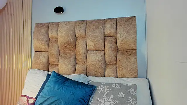 amatista  smith online show from 10/04/25, 07:59