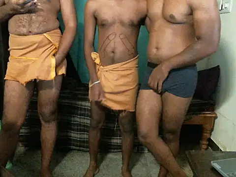 Snapshot of indianbull2023 chatting on 09/19/25, 07:23 indianbull2023 online show from 09/19/25, 07:23