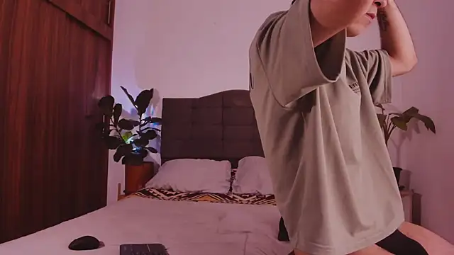 2gays 1Str8 online show from 03/10/26, 01:31