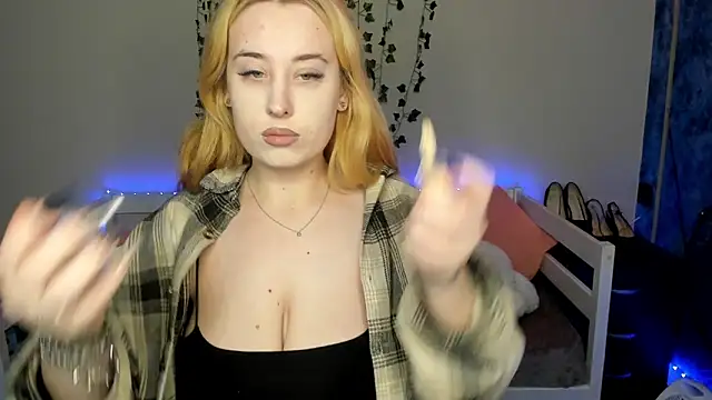 Emily Gin online show from 11/04/25, 02:26